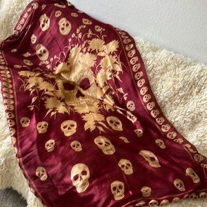 Large Scarf Scull print Dark Wine Color